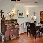 Weisse Muehle فندق 3*